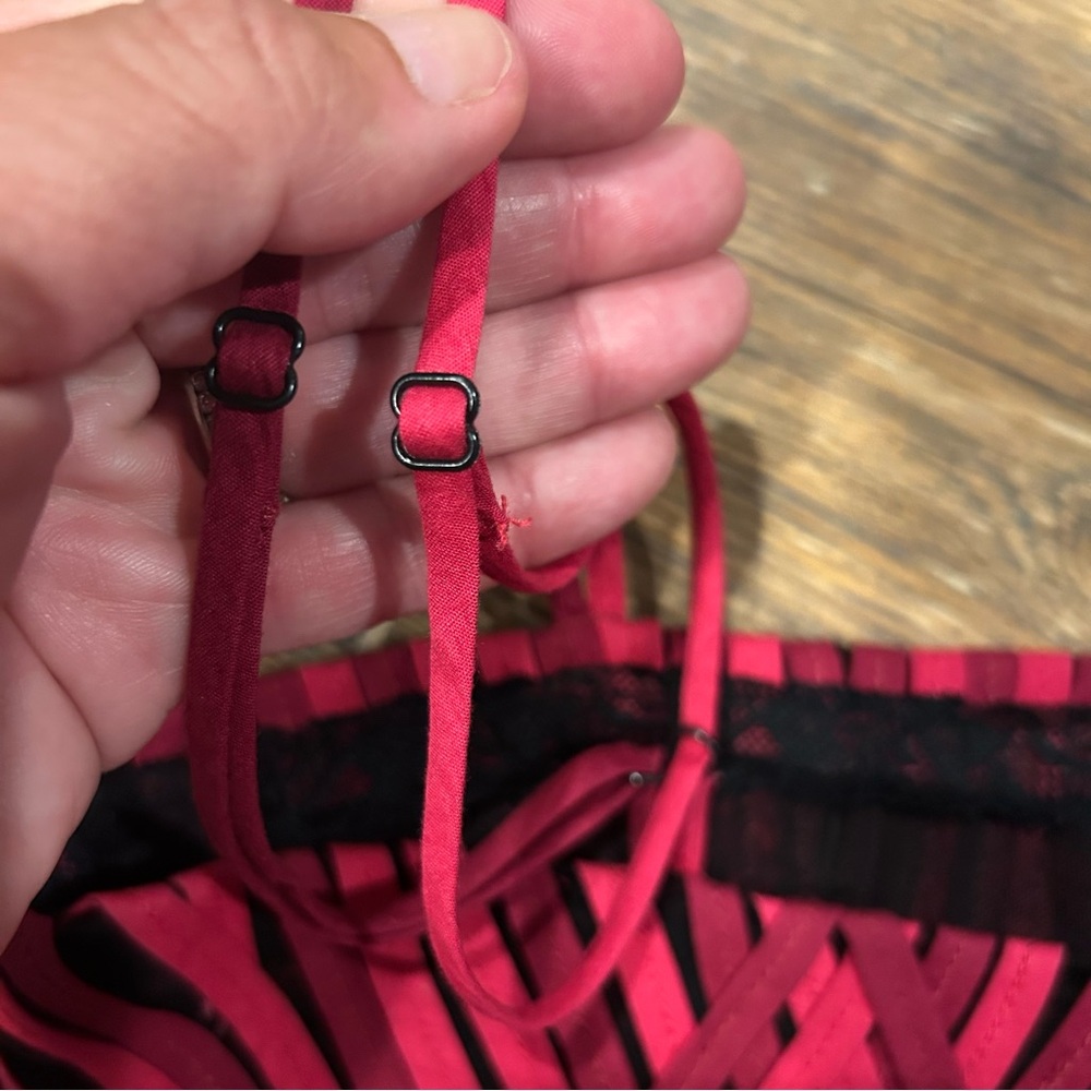 Obstinée Y2K Red & Black Geometric Strappy Top | Size 8 - Picture 7 of 8